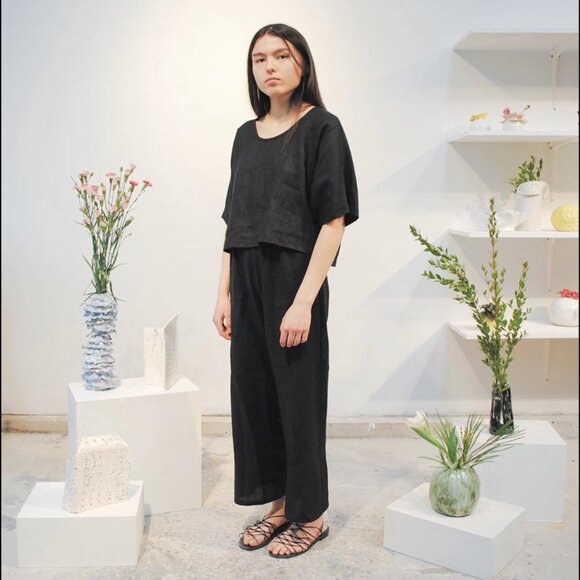 Lloyd Tops - Lloyd | Black Loose Cropped Top